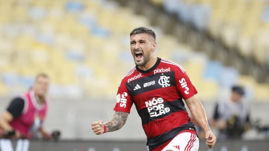 Arrascaeta marcou o segundo gol da vitória do Fla (Crédito: Úrsula Nery/Agência FERJ)