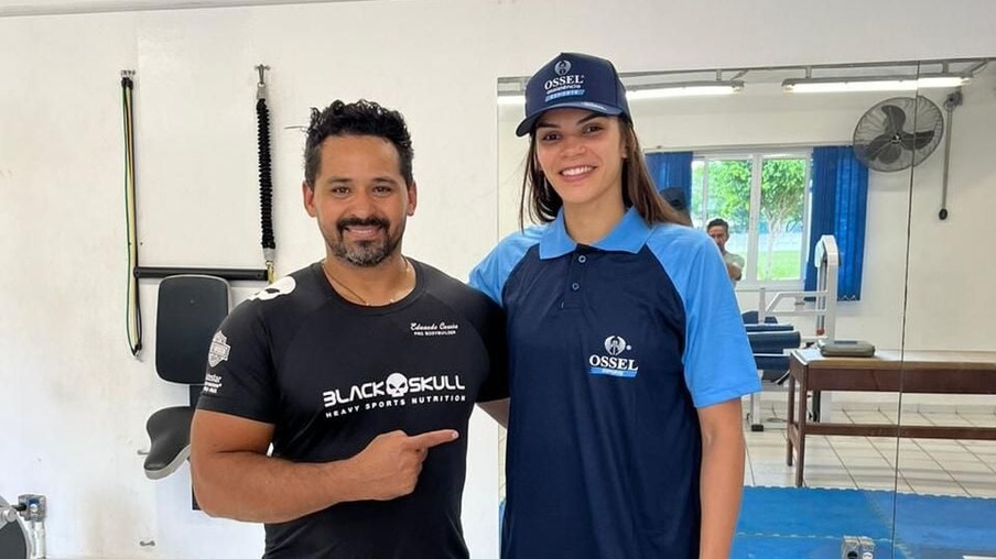 Evanio Sousa, fisiologista, e Caroline Santos Divulgação
