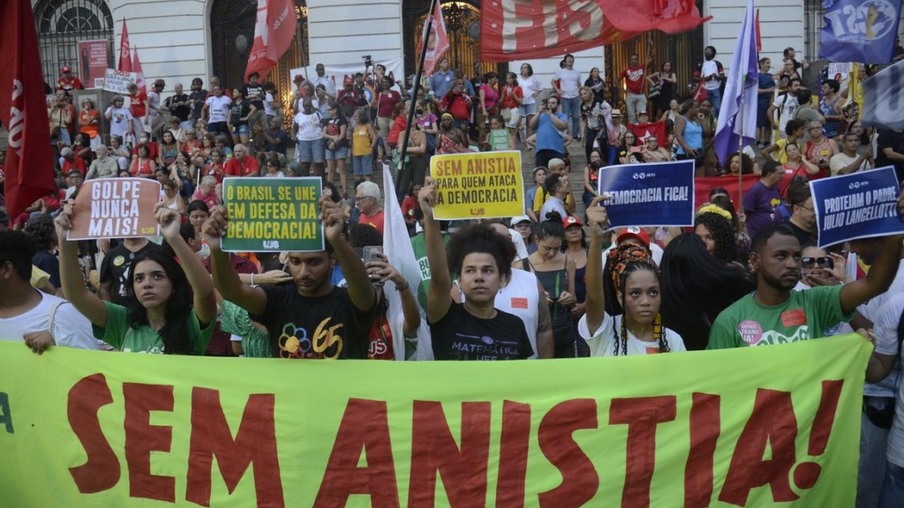 Ato no Rio de Janeiro defende democracia e repudia tentativa de golpe - Foto: Agência Brasil