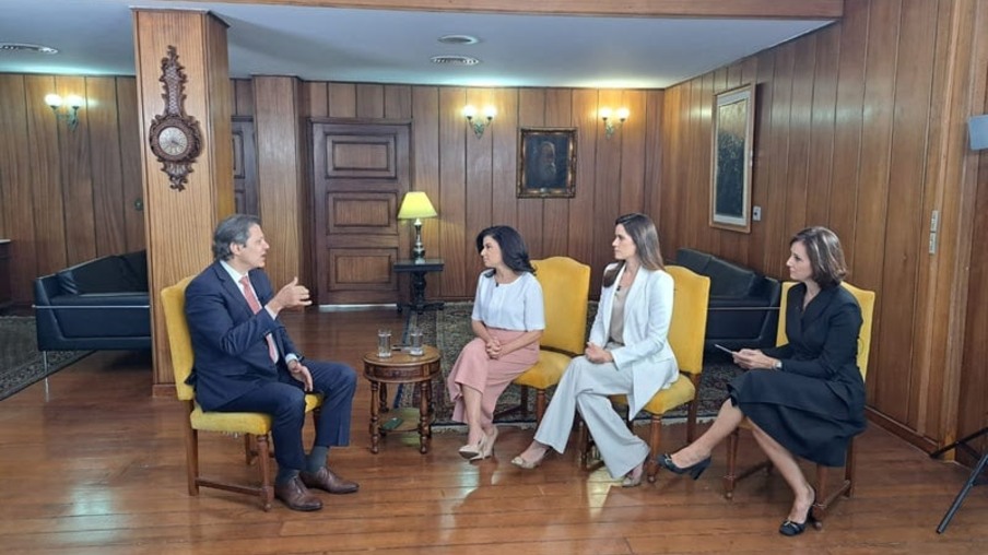 Fernando Haddad, Raquel Landim, Débora Bergamasco e Thais Herédia. Foto: Divulgação/CNN Brasil