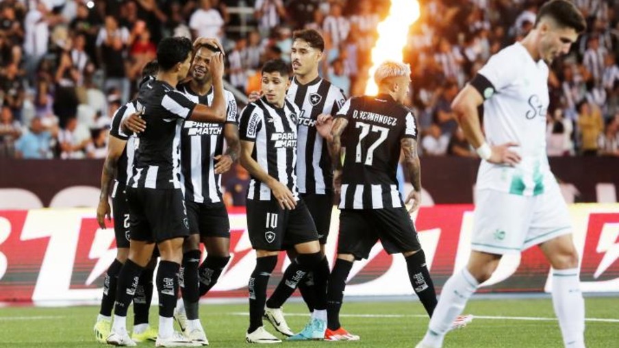 Botafogo goleia e entra no G4 do Brasileirão | Diário Carioca