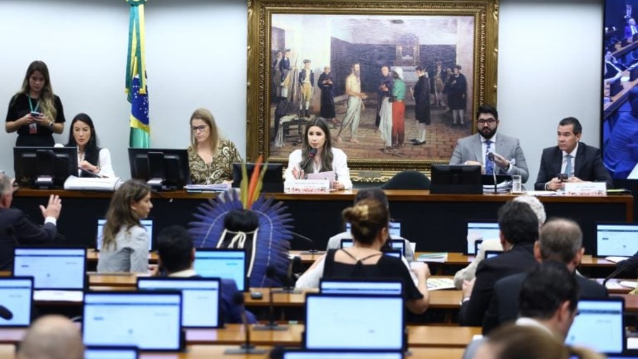 Comissão de Constituição e Justiça e de Cidadania se reuniu por mais de 4 horas - Foto: Vinicius Loures/Câmara dos Deputados