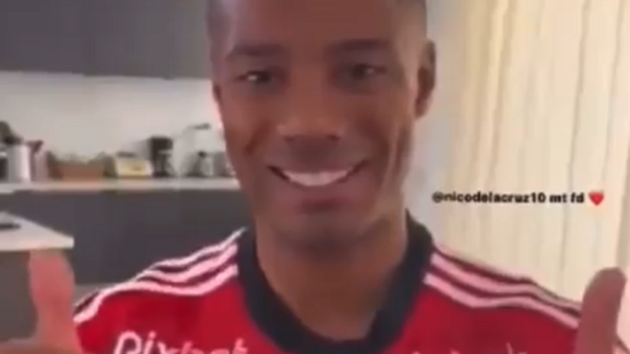 De La Cruz aparece com a camisa do Flamengo em vídeo vazado