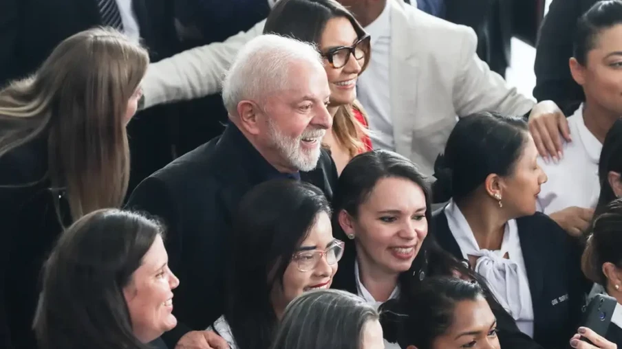 Em mensagem nas redes, Lula diz que 2023 foi para arrumar a casa