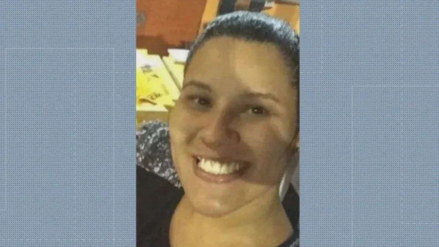 Lívia Moura, irmã do ex-jogador Léo Moura, é suspeita de vender ingressos falsos para camarote na Sapucaí. Foto: Reprodução/TV Globo