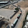 Comboio humanitário, com 20 caminhões, chega à Faixa de Gaza no sábado (21) - Mohammed ABED / AFP