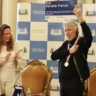 Roger Waters recebe Medalha Pedro Ernesto na Câmara do Rio de Janeiro