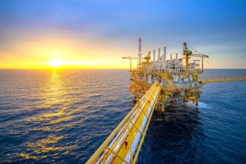 A indústria petrolífera é uma das propulsoras da economia no mundo todo, sendo o petróleo uma das mais importantes fontes de energia.