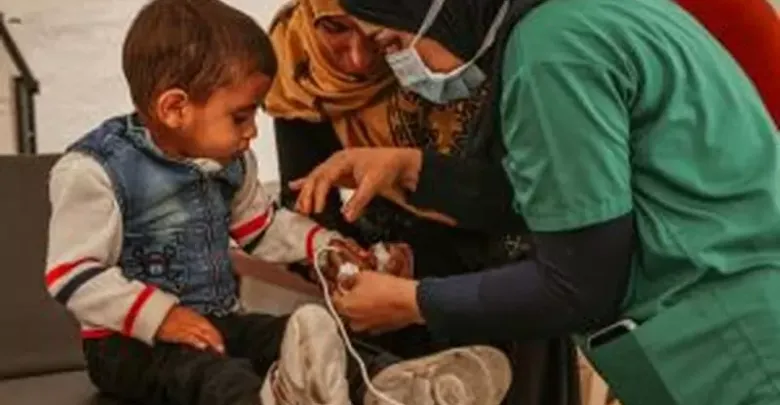 Sírios lutam para ter acesso a cuidados de saúde em meio ao medo de deportações no Líbano