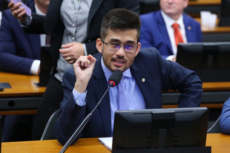 Kataguiri questionou Haddad sobre o uso de emendas para "compra de apoio" -  Foto: Vinicius Loures/Câmara dos Deputados





