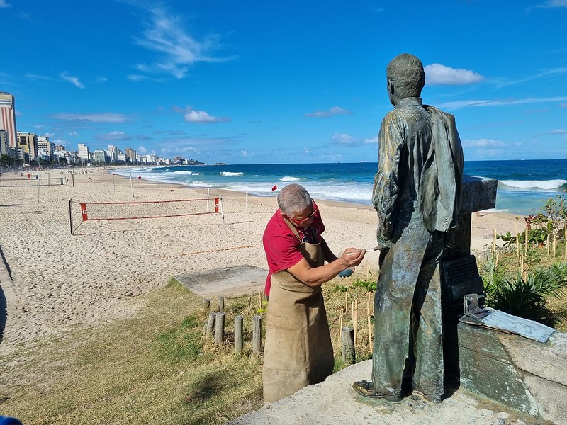 A estátua é feita em bronze e havia sido retirada para manutenção, em dezembro do ano passado - Prefeitura do Rio
