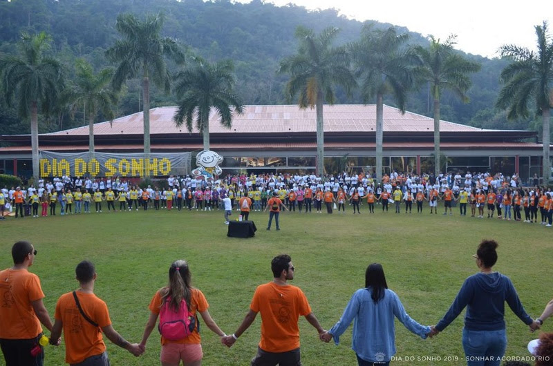 Cerca de mil voluntários participam da festa - Divulgação

