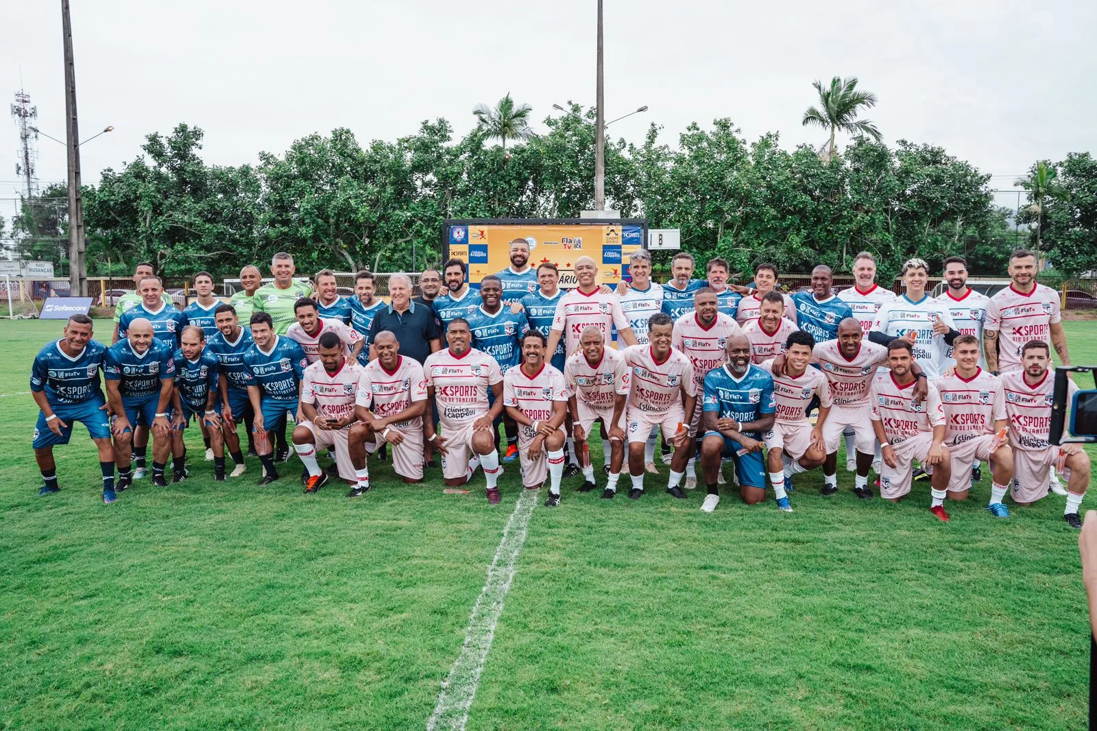 Athirson leva presentes de natal para crianças com câncer no Rio | Diário Carioca Athirson leva presentes de natal para crianças com câncer no Rio
