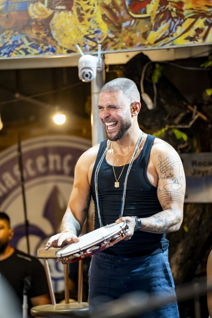 Diogo Nogueira comanda roda de samba, "Pagode do Nogueira", no Rio de Janeiro