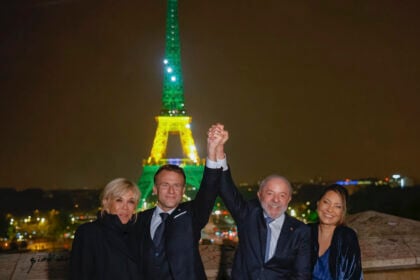 Lula recebe Homenagem na França