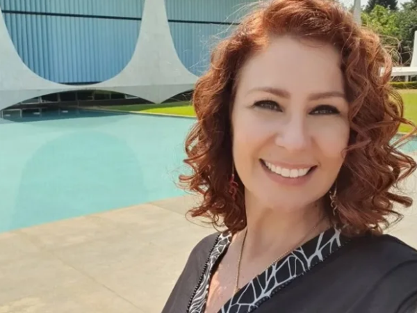 STF leva Câmara a cortar salário de Carla Zambelli
