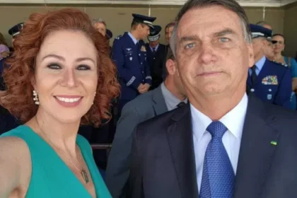 Carla Zambelli e Jair Bolsonaro - Reprodução/Redes sociais