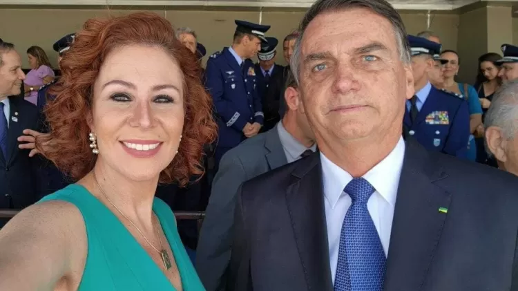 Carla Zambelli e Jair Bolsonaro - Reprodução/Redes sociais