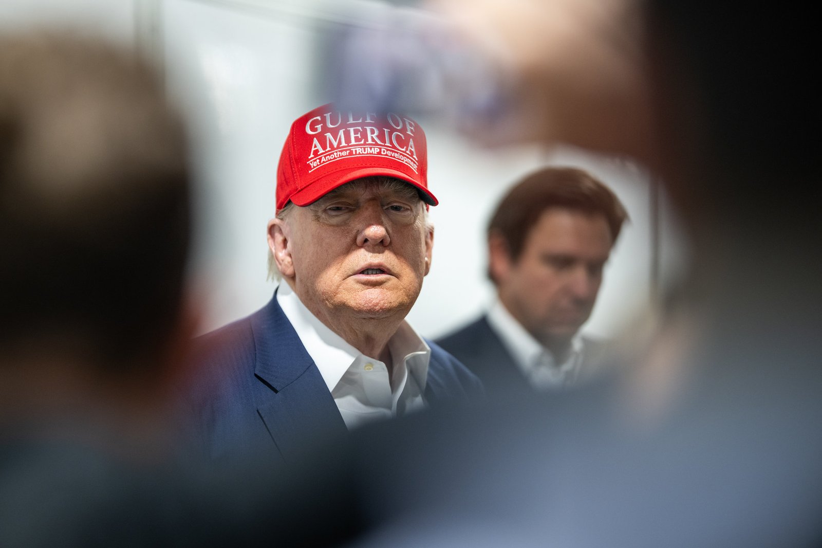 Trump é processado por congelar verba de US$ 6,8 bi da educação pública dos EUA | Diário Carioca Donald Trump - Foto: Daniel Torok