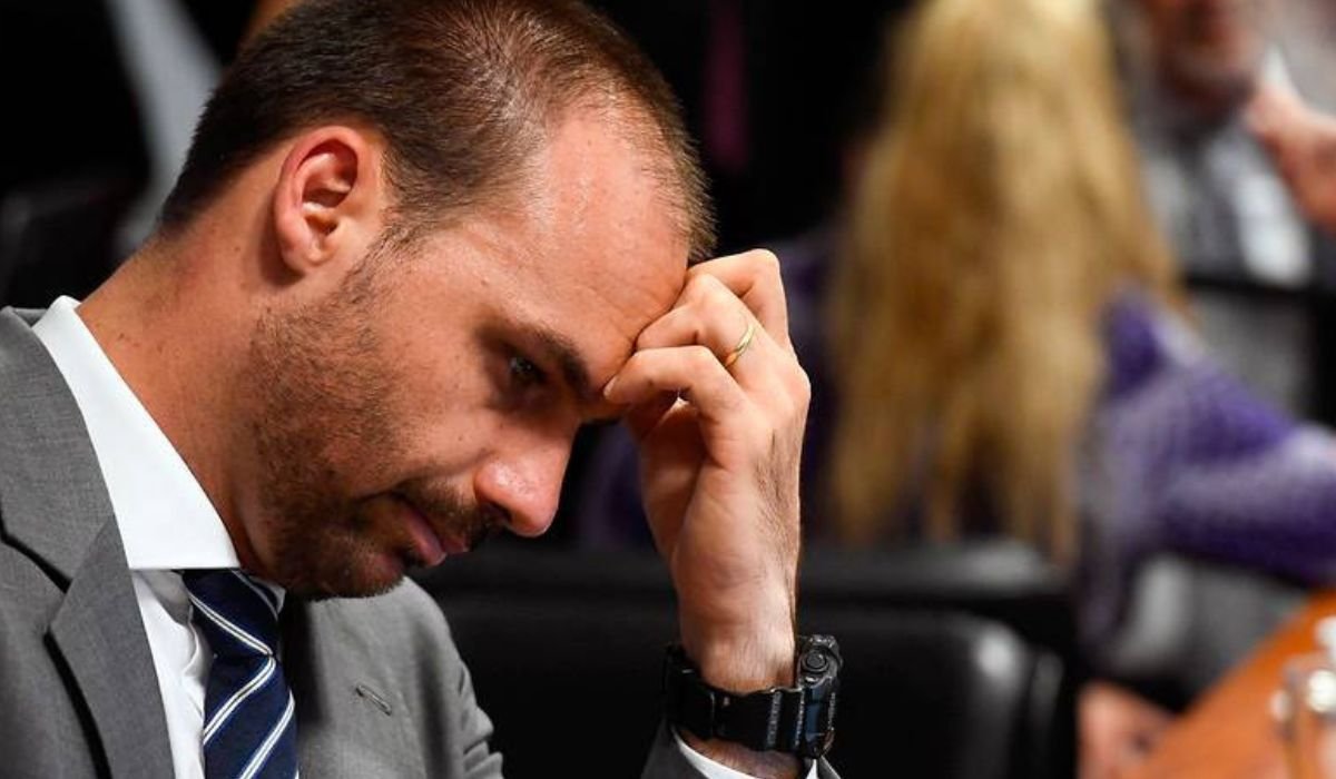 Quaest: Eduardo Bolsonaro vira cabo eleitoral de Lula | Diário Carioca Eduardo Bolsonaro