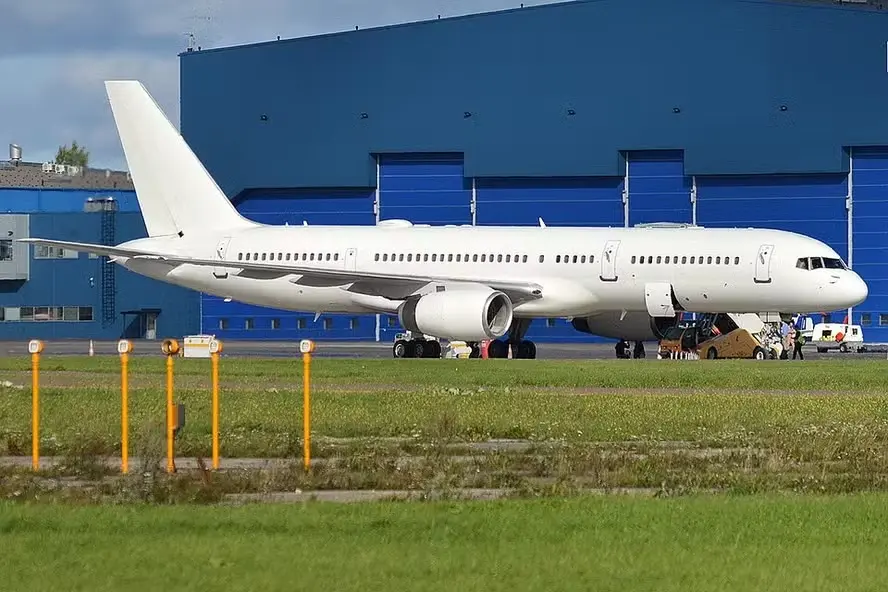 Deputados cobram explicações sobre avião “secreto” dos EUA que pousou em Porto Alegre | Diário Carioca Talíria Petrone e Túlio Gadêlha querem que governo explique pouso de avião da Força Aérea dos EUA em Porto Alegre, usado em missões sigilosas.