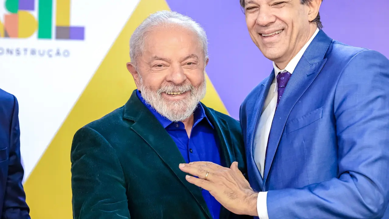 Com Lula e Haddad, desemprego no Brasil cai a 5,6%, menor nível histórico | Diário Carioca Lula e Haddad - Foto: Ricardo Stuckert