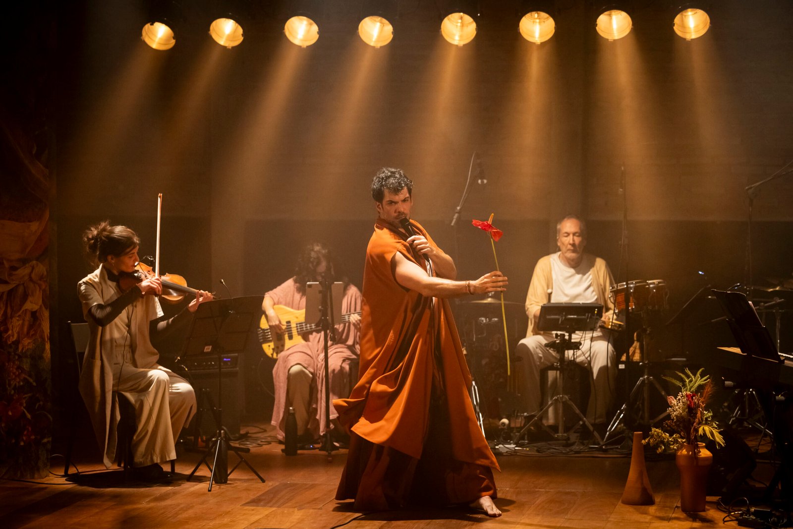 Dude São Thiago traz o espetáculo “O Sexo do Vento” ao Rio de Janeiro | Diário Carioca Dude São Thiago traz o espetáculo “O Sexo do Vento” ao Rio de Janeiro