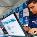 Rio começa a semana com mais de 1500 vagas de emprego abertas | Diário Carioca O Trabalha Rio, serviço de cadastramento de currículo e encaminhamento para entrevistas de emprego, vai a quatro bairros esta semana - Roberto Moreyra / SMTE