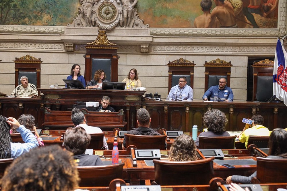 Blocos cariocas publicam carta-manifesto pela Praça Paris Viva | Diário Carioca BLOCOS CARIOCAS PUBLICAM CARTA-MANIFESTO PELA PRAÇA PARIS VIVA