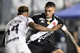 Vasco vacila no fim e cede empate ao Ceará em São Januário | Diário Carioca Vasco empata com o Ceará por 2 a 2 em São Januário. Time sofreu gol nos acréscimos e segue ameaçado pelo rebaixamento.