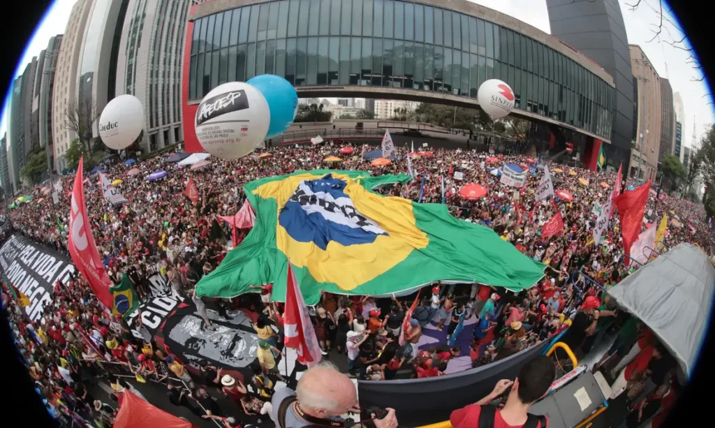 Em todo país, milhares protestam contra anistia e PEC da Blindagem - Foto: Agência Brasil