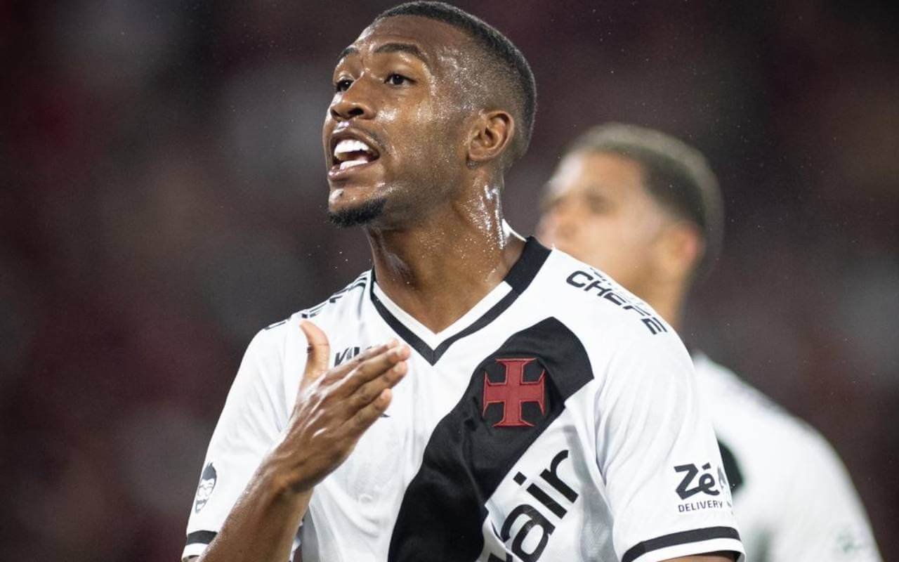 Confira a provável escalação do Vasco contra o Cruzeiro | Diário Carioca Rayan comemora gol contra o Flamengo (Foto: Matheus Lima/Vasco)