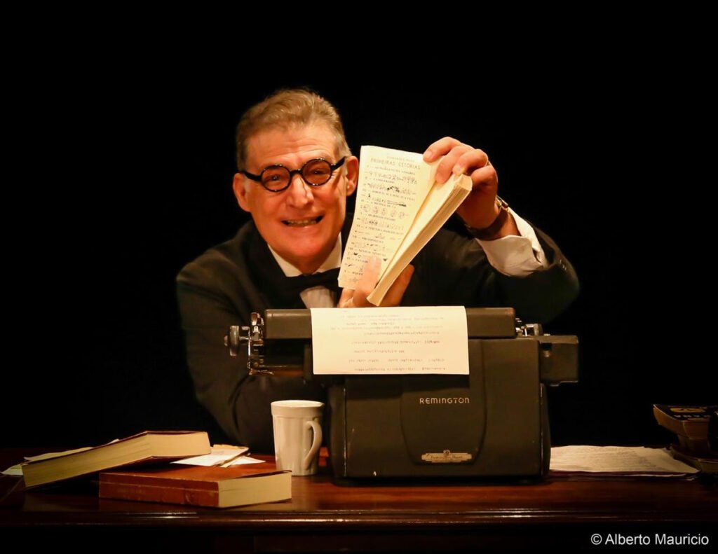 Giuseppe Oristanio   como Guimarães Rosa - Foto: Alberto Mauricio