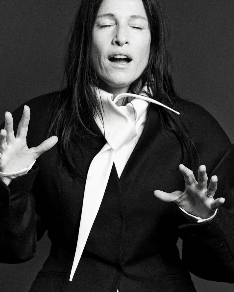 "A tradição é um axolote" - Carminho apresenta "Eu Vou Morrer de Amor ou Resistir" | Diário Carioca "A tradição é um axolote" - Carminho apresenta "Eu Vou Morrer de Amor ou Resistir"