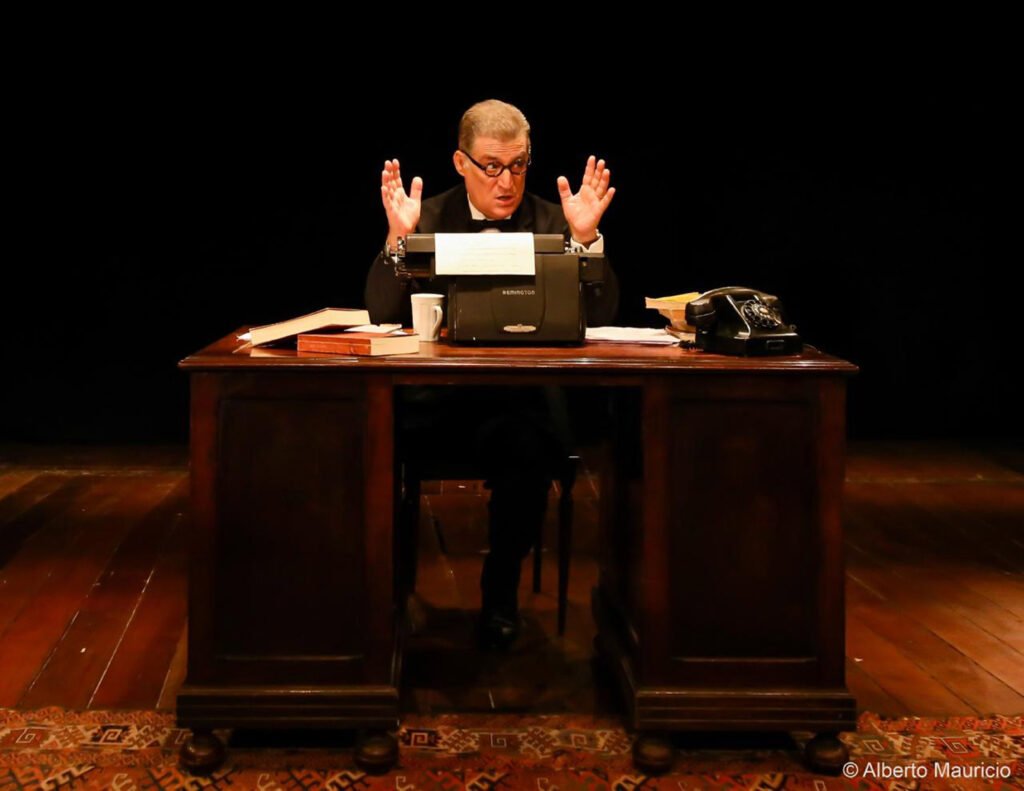 Giuseppe Oristanio   como Guimarães Rosa - Foto: Alberto Mauricio