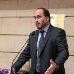 Após dizer que "Abriu mão da carreira política", Carlos Bolsonaro oficializa candidatura ao Senado por Santa Catarina | Diário Carioca Carlos Bolsonaro - © Renan Olaz/CMRJ