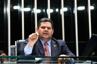 Davi Alcolumbre sofre ameaças de morte de bolsonaristas | Diário Carioca Davi Alcolumbre