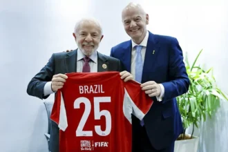 Lula convida presidente da Fifa, Gianni Infantino, para lançamento da Universidade do Esporte no Brasil | Diário Carioca Lula e Infantino - Foto: Ricardo Stuckert / PR
