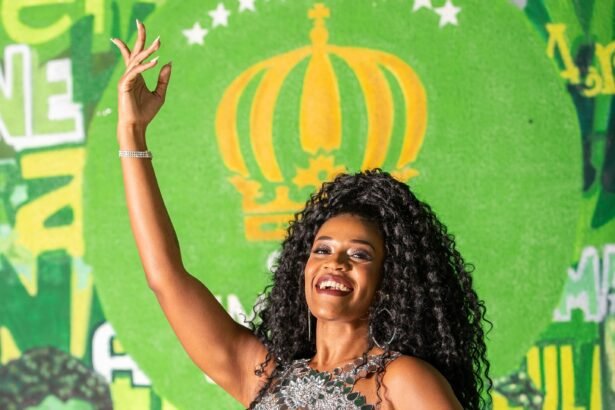 Passista da escola, Andressa Fonseca é anunciada como nova Princesa do Império Serrano