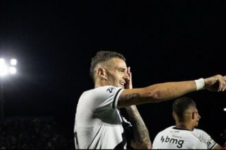 Mostrando melhor futebol do Brasil, Vasco goleia o Bragantino no embalo de Vegetti | Diário Carioca Foto: Matheus Lima / Vasco da Gama