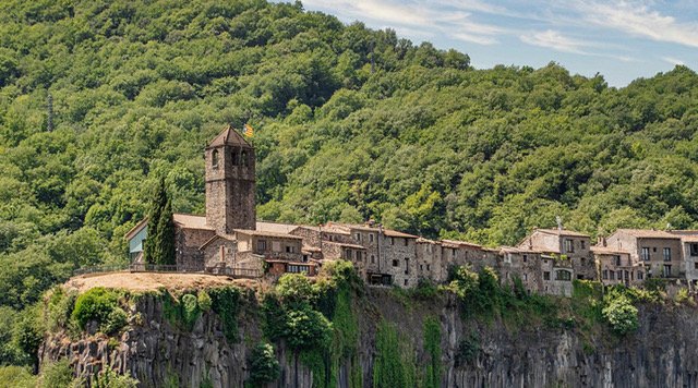 Turismo 2025 - Catalunha secreta: de Barcelona à terra dos vulcões