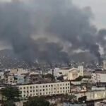Alemão: Mais uma vez, o Estado transforma a favela em campo de guerra. O helicóptero sobrevoa, o drone lança bomba, o fuzil responde | Diário Carioca O que está ocorrendo no Alemão e na Penha não pode ser chamado de operação policial, é um massacre