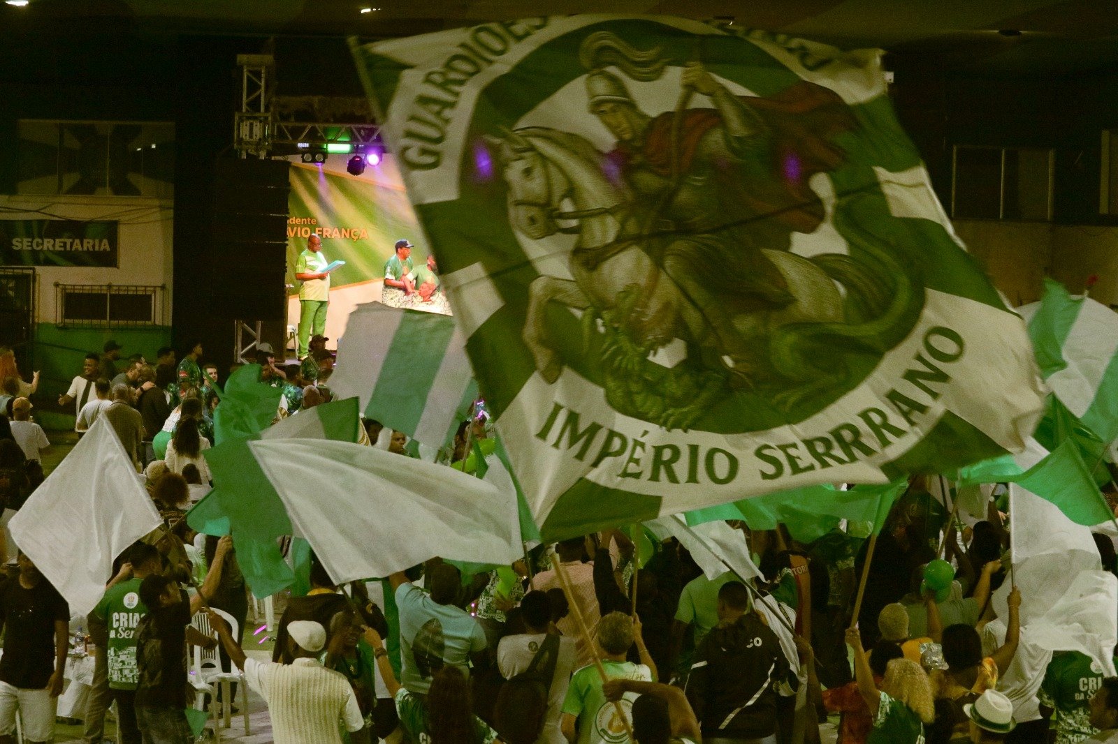 Império Serrano classifica quatro sambas à final | Diário Carioca Império Serrano classifica quatro sambas à final do próximo sábado (18)