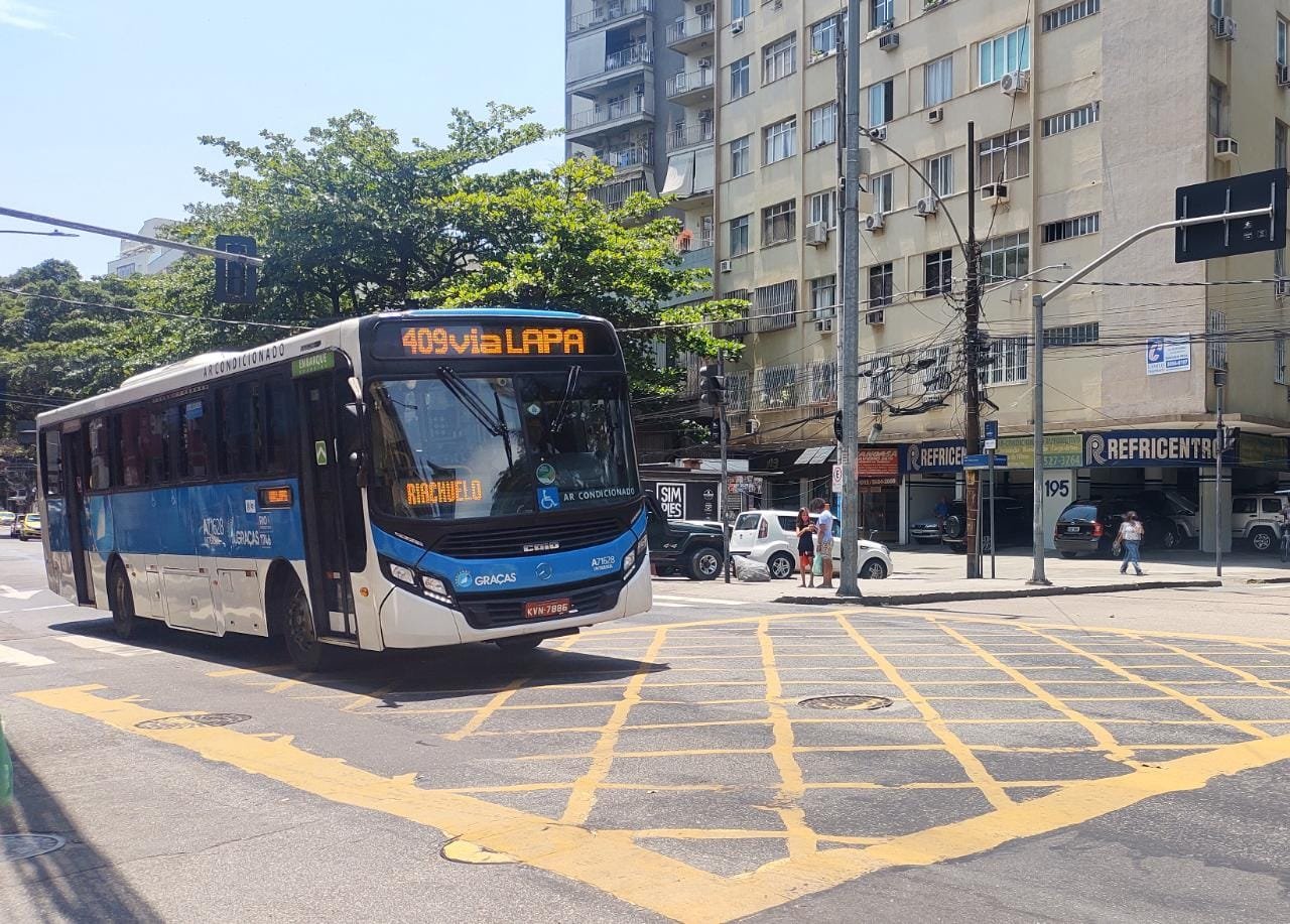 Rio debate revisão das linhas de ônibus municipais | Diário Carioca Ônibus circula na cidade - Divulgação / Prefeitura do Rio