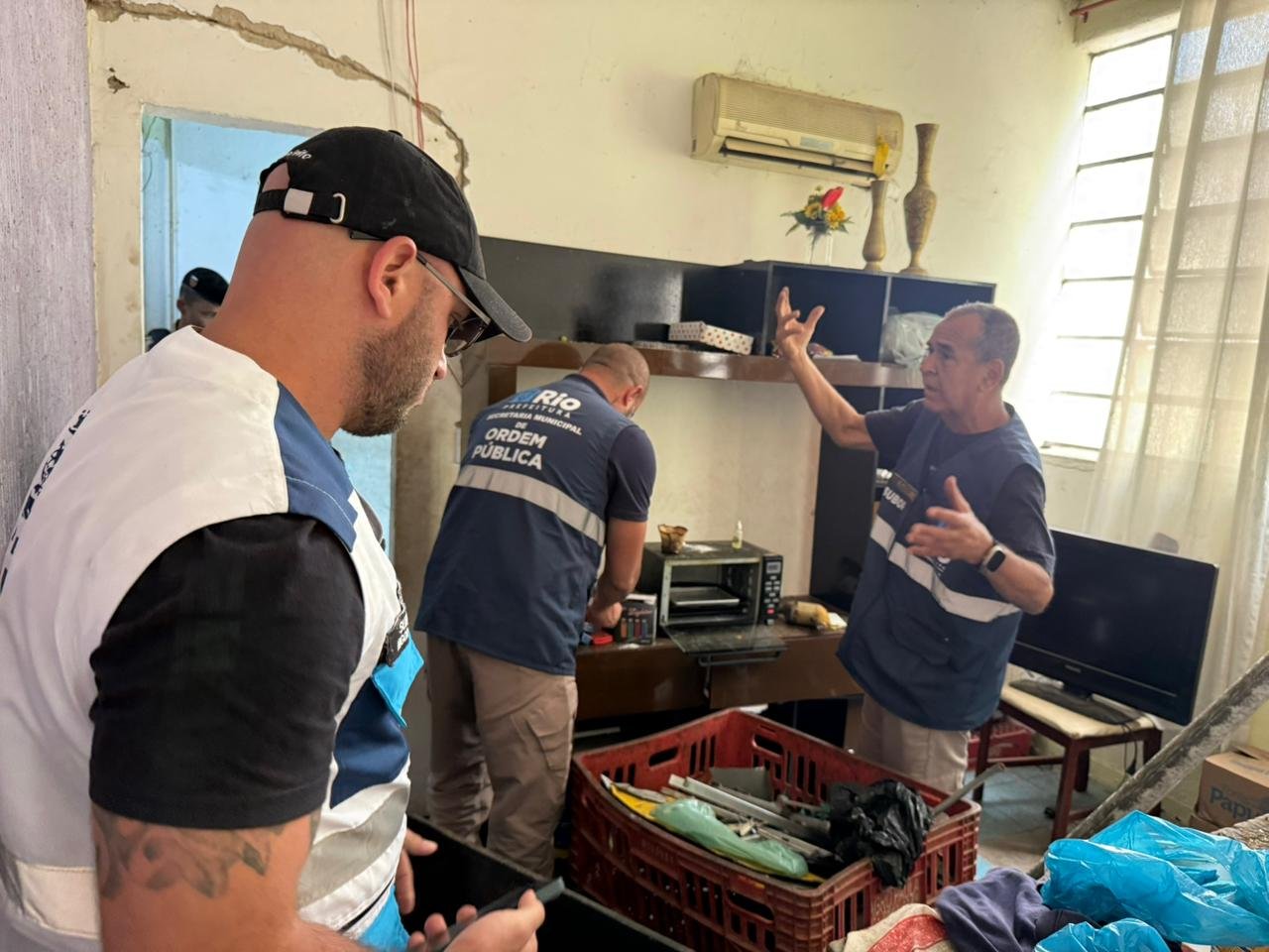 Ferro-velho clandestino é desarticulado em Vila Isabel | Diário Carioca Ferro-velho clandestino é desarticulado em operação da Subprefeitura da Grande Tijuca