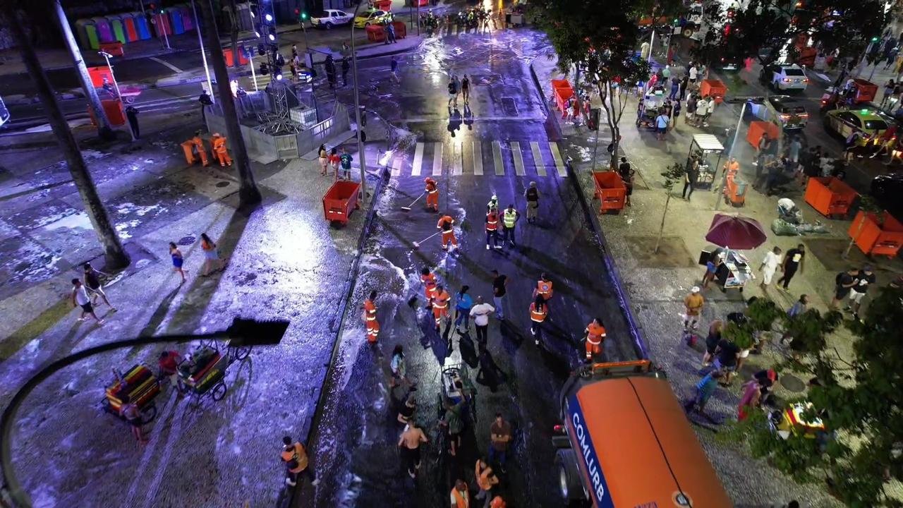 Comlurb remove 34 toneladas de resíduos no show de João Gomes na Lapa | Diário Carioca Comlurb remove 34 toneladas de resíduos no show do cantor João Gomes na Lapa