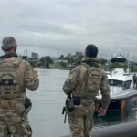 Com inteligência e estratégia, PF prende foragido do Comando Vermelho em navio no RJ | Diário Carioca Operação da PF prendeu foragido por crimes na Paraíba no Rio de Janeiro — Foto: Divulgação