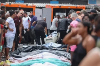 Guilherme Boulos toma posse como ministro e pede silêncio pelas vítimas da chacina no Rio | Diário Carioca