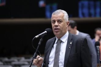 Câmara, que tentou aprovar PEC da Blindagem, aprova moção de repúdio a Lula por críticas ao Congresso | Diário Carioca O deputado Evair Vieira de Melo