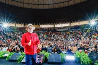'O Brasil do futuro será melhor que Brasil do presente', afirma Lula | Diário Carioca Presidente Lula durante encontro com alunos da Rede de Cursinhos Populares (CPOP), no Ginásio Adib Moysés Dib, em São Bernardo do Campo (SP) - Foto: Ricardo Stuckert/PR